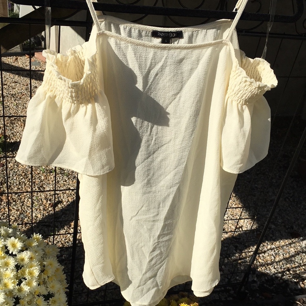 NWT Cream Color, Off Shoulder Top, Flutter Cap Sleeves, Juniors Large